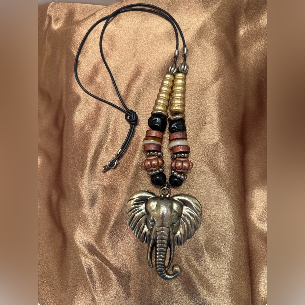 Elephant Pendant Necklace with Beads